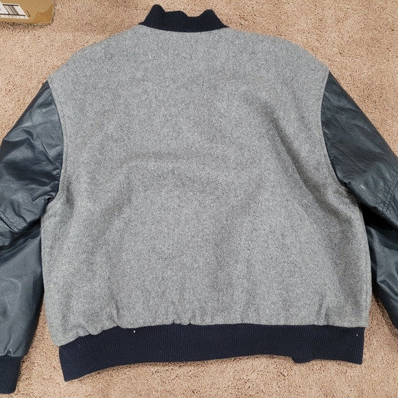 Jacket - Picture 2 of 4